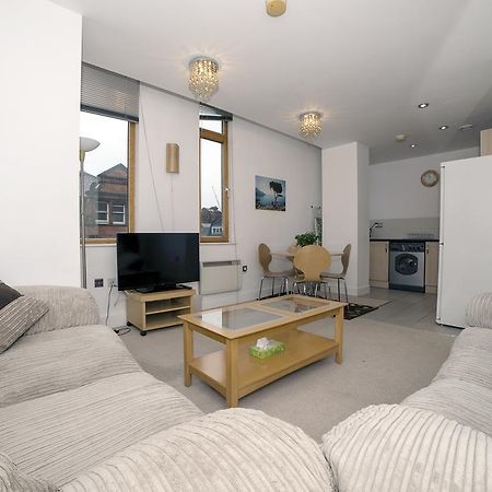Piccadilly Gardens Apartment Manchester Room photo