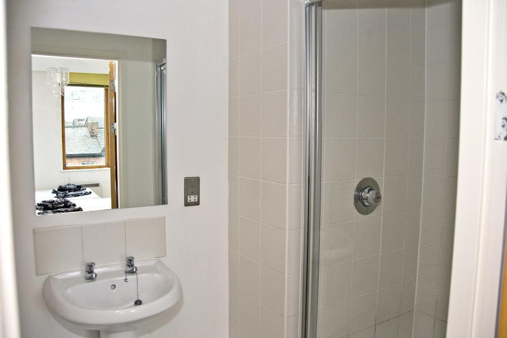 Piccadilly Gardens Apartment Manchester Room photo