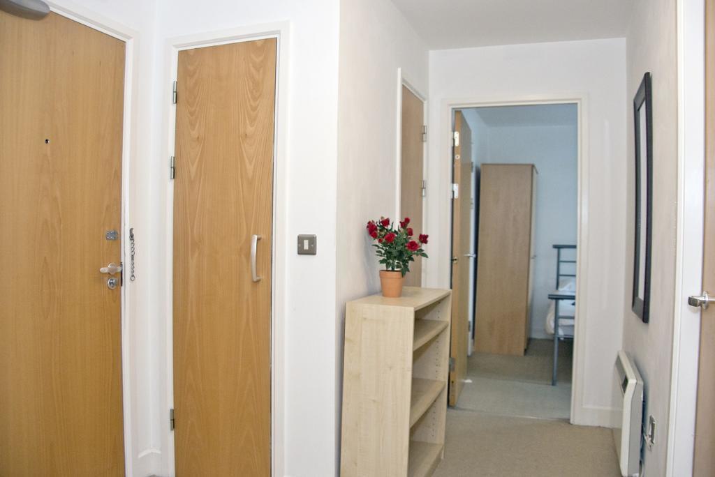 Piccadilly Gardens Apartment Manchester Room photo